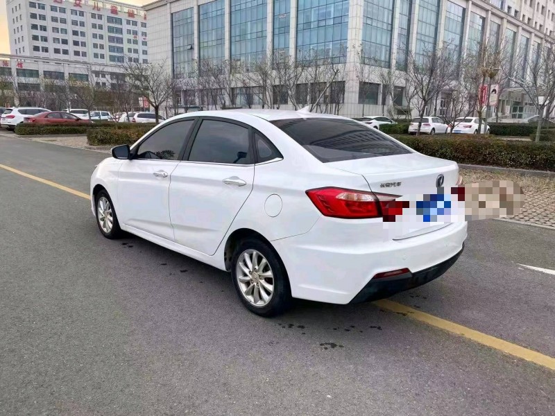 濰坊15年長安汽車悅翔V78