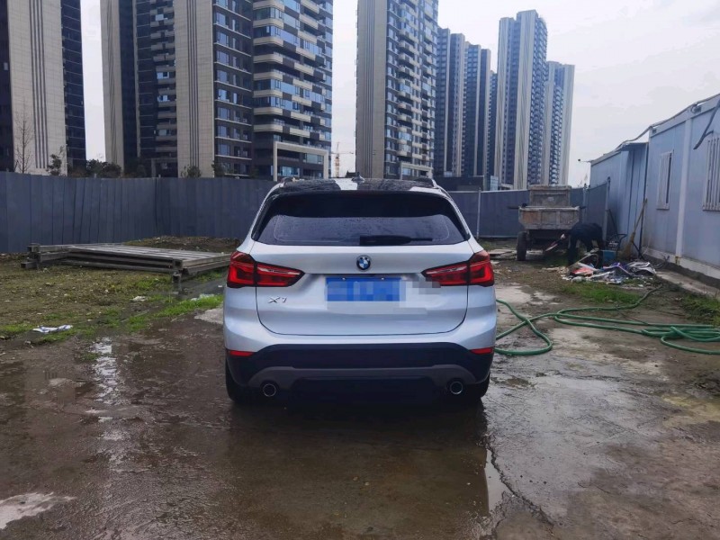 成都17年寶馬X18