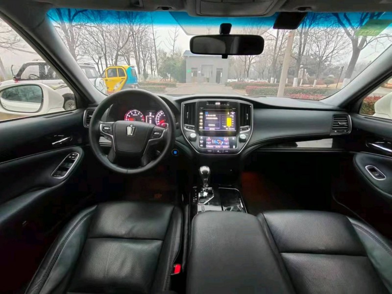 徐州17年丰田皇冠6