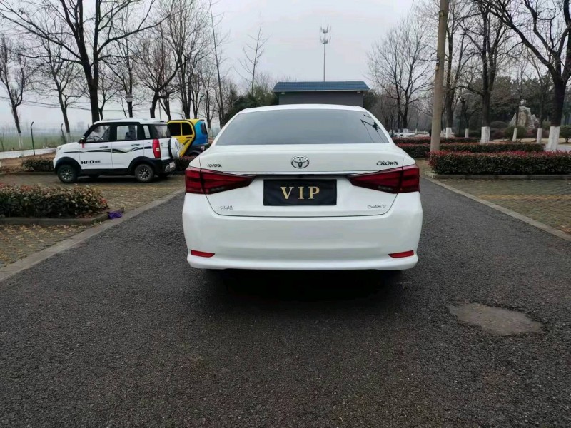 徐州17年丰田皇冠8