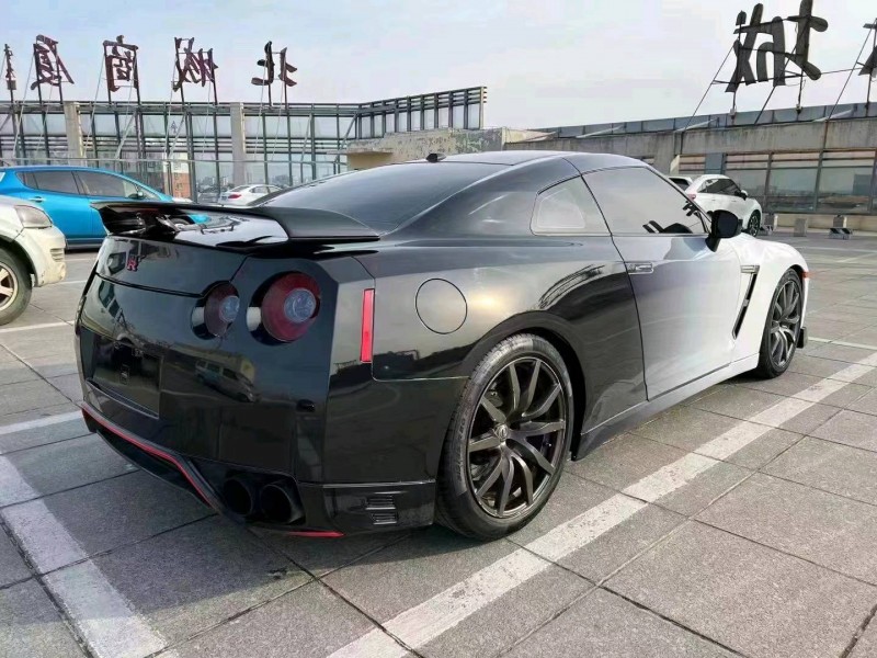 煙臺12年日產GT-R9