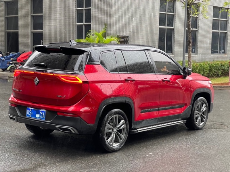 東莞21年寶駿RS52