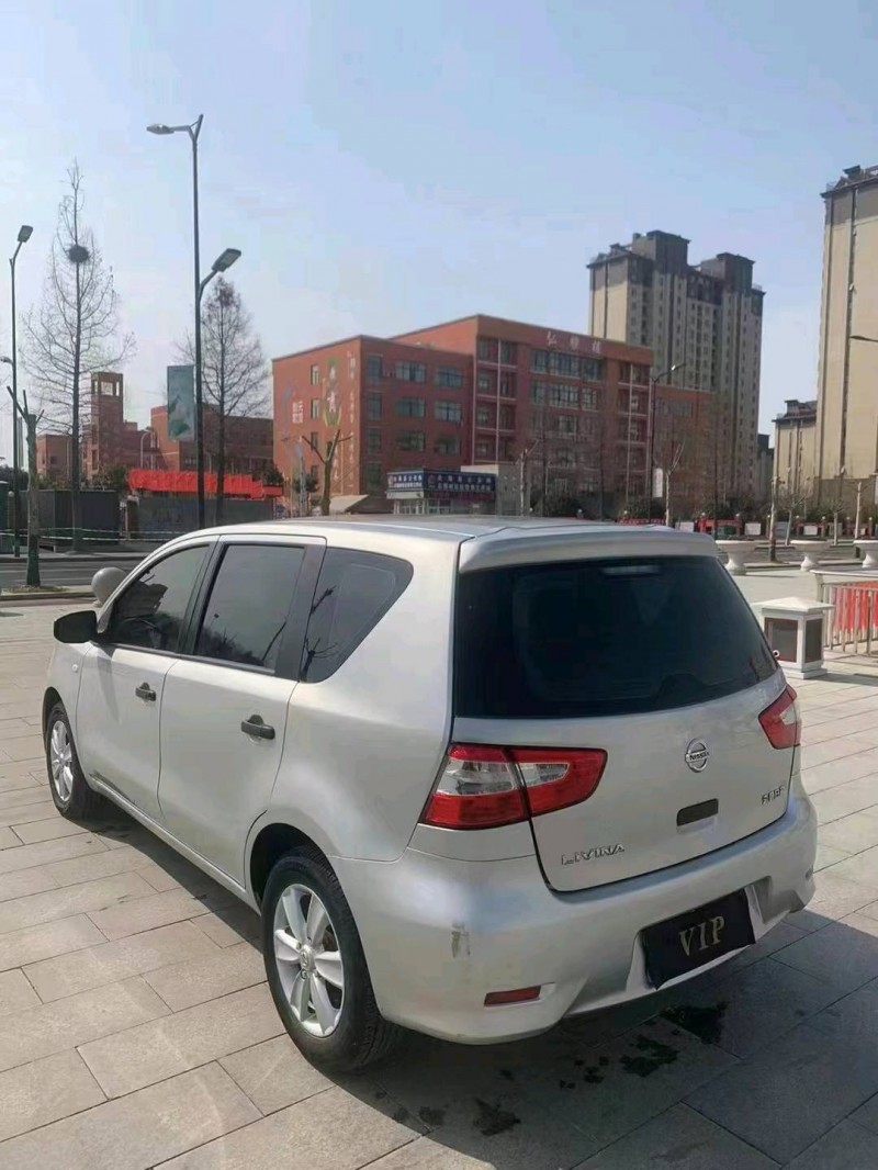 連云港16年日產驪威8