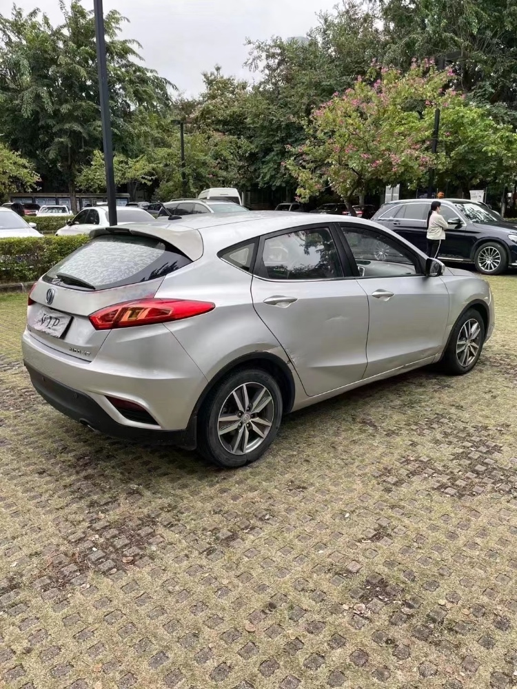 東莞15年長安汽車逸動7