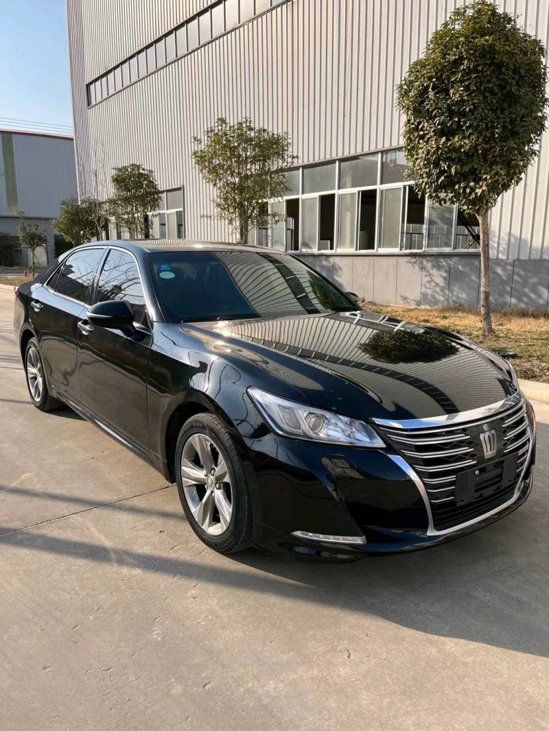 徐州16年丰田皇冠3