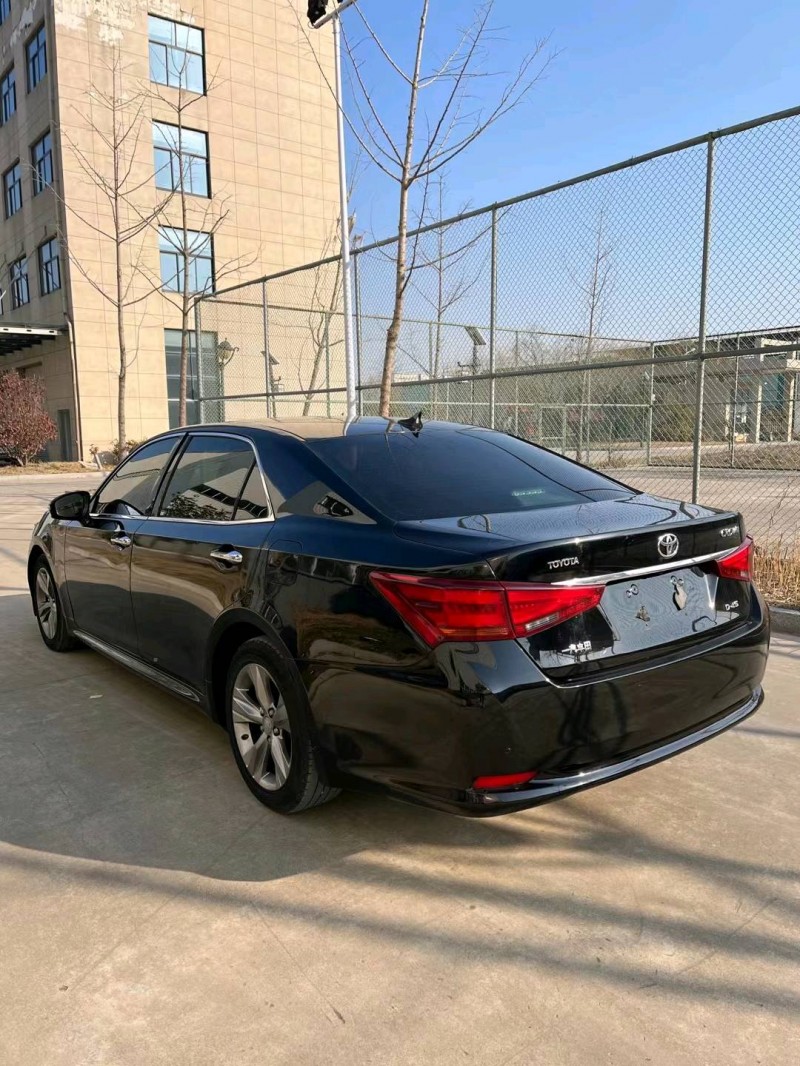 徐州16年丰田皇冠4