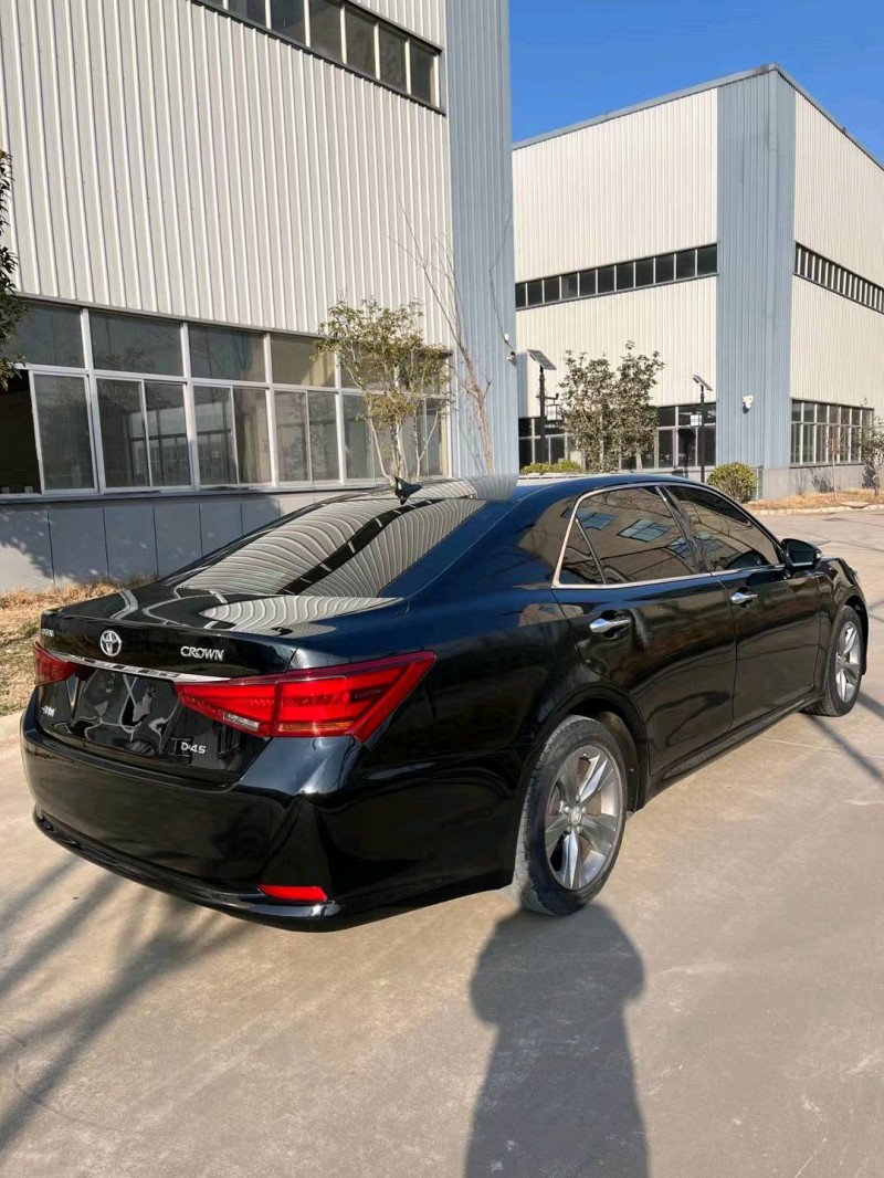 徐州16年丰田皇冠8