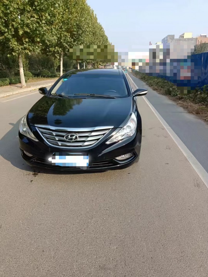 徐州13年现代索纳塔八1