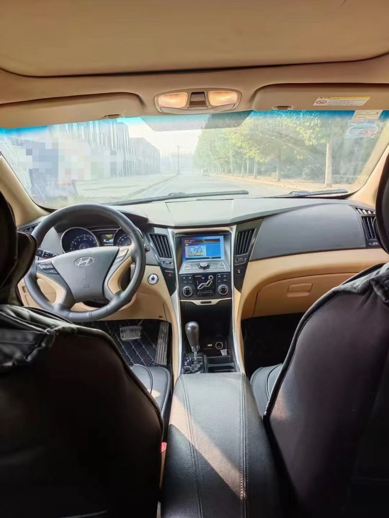 徐州13年现代索纳塔八5