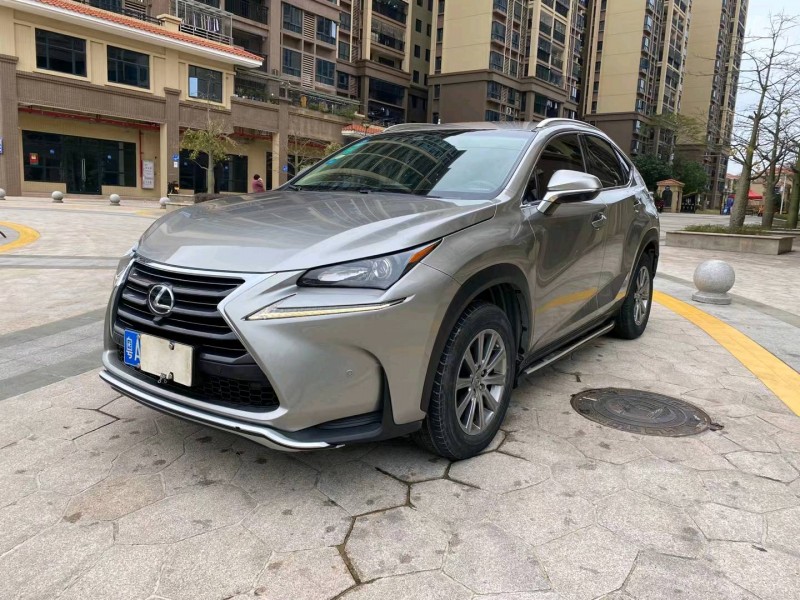 广州17年雷克萨斯NX2