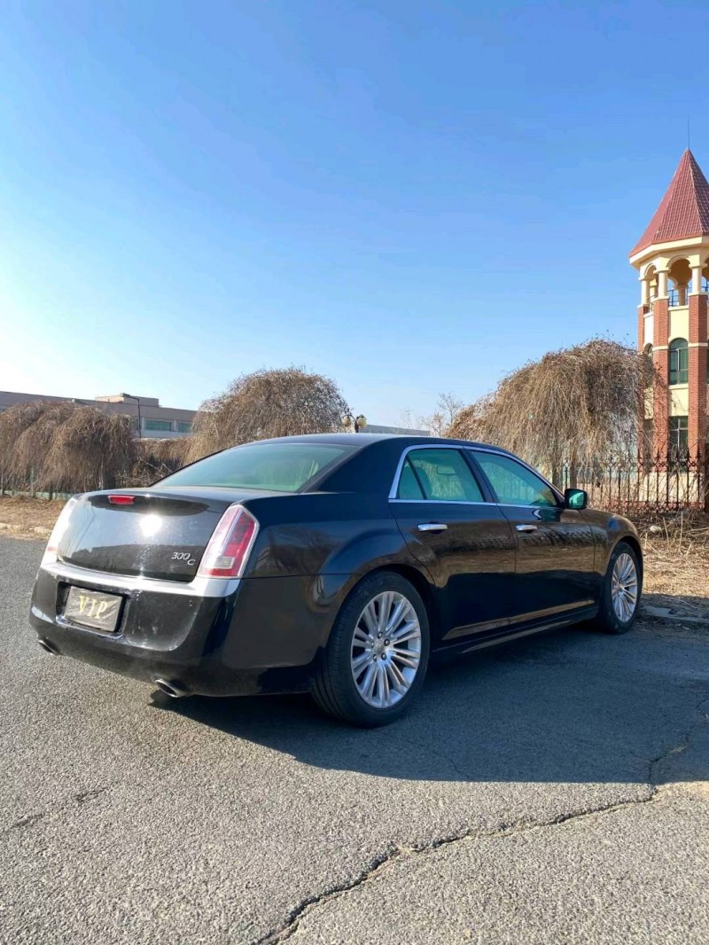沈陽15年克萊斯勒300C5