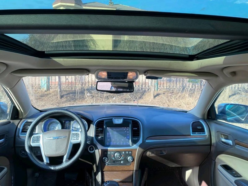 沈陽15年克萊斯勒300C7