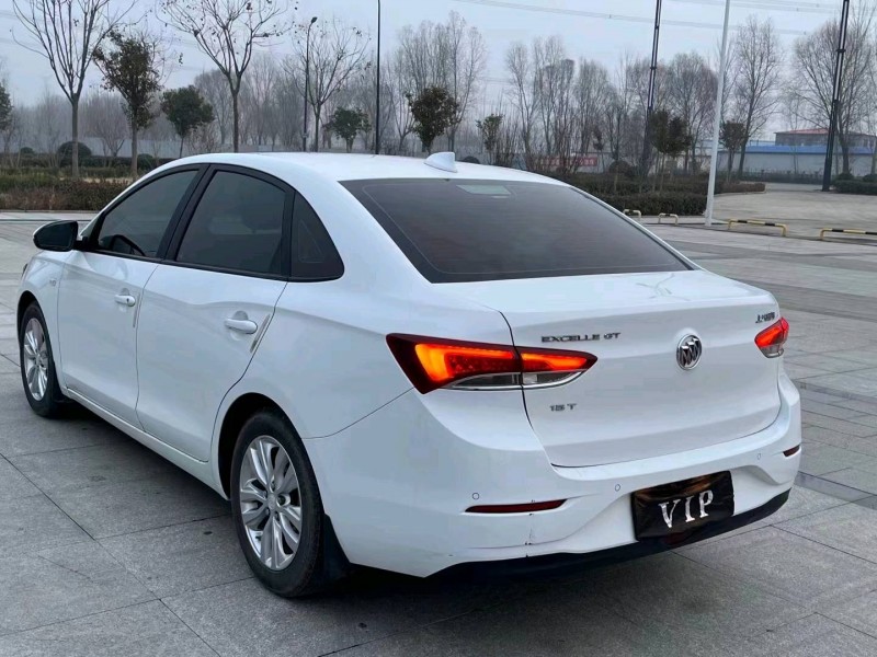 济宁19年别克英朗3