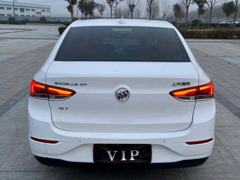 济宁19年别克英朗4