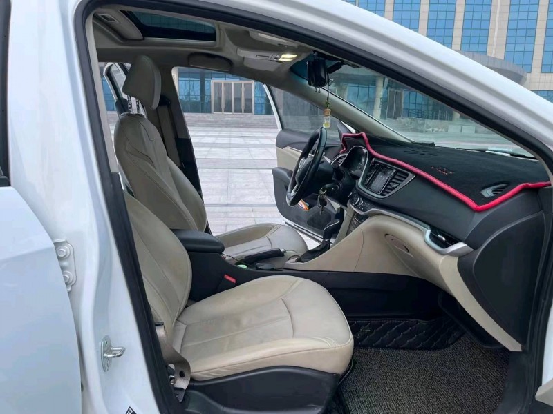 济宁19年别克英朗5