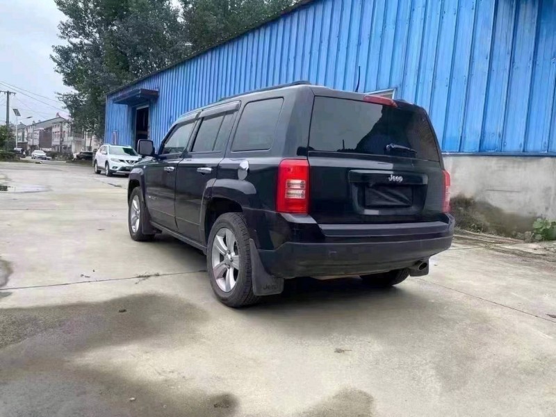 濟南13年Jeep自由客4