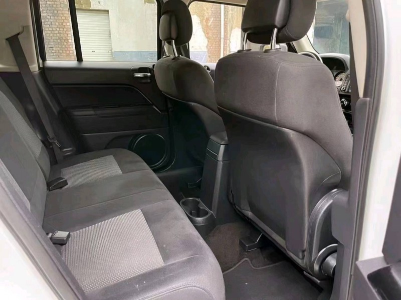 濟南13年Jeep自由客1