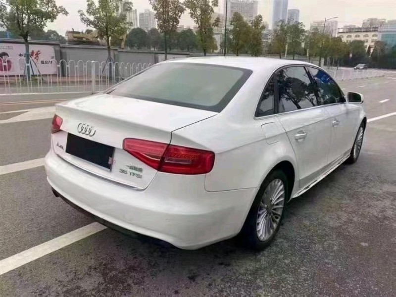 大慶13年奧迪A4L8