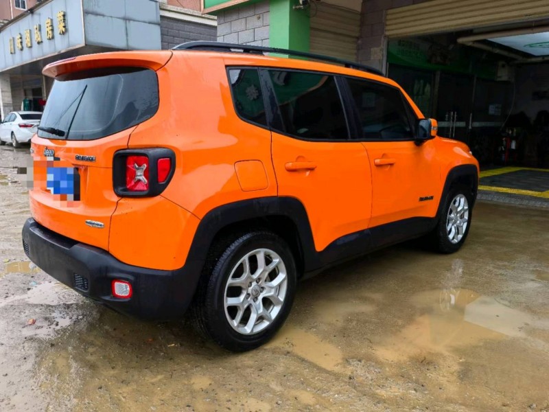 武漢17年Jeep自由俠5