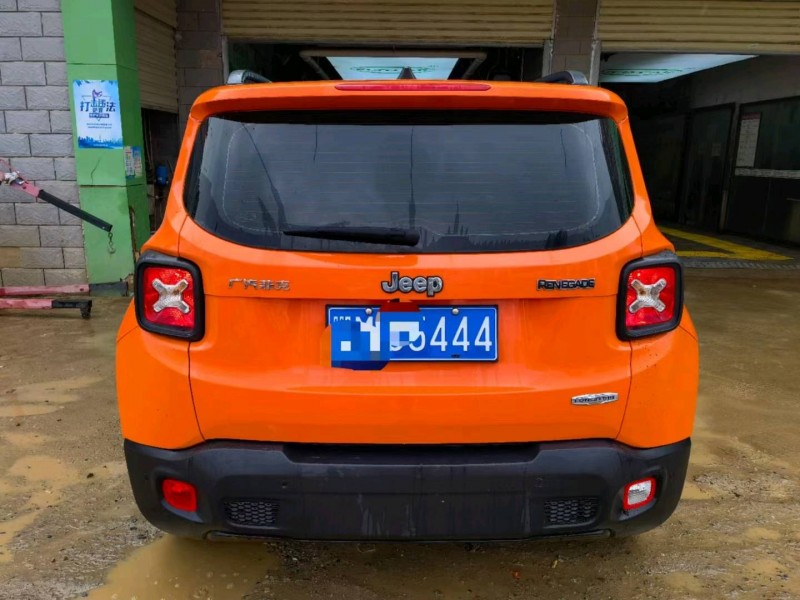 武漢17年Jeep自由俠3