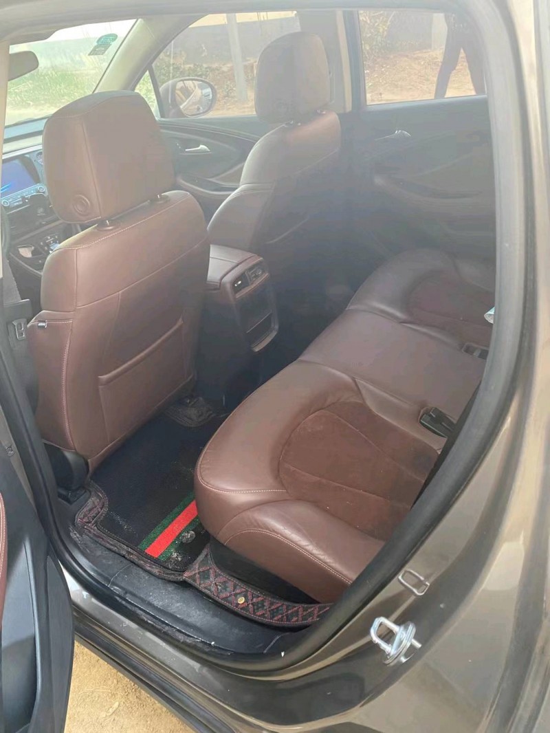 徐州17年别克昂科威5