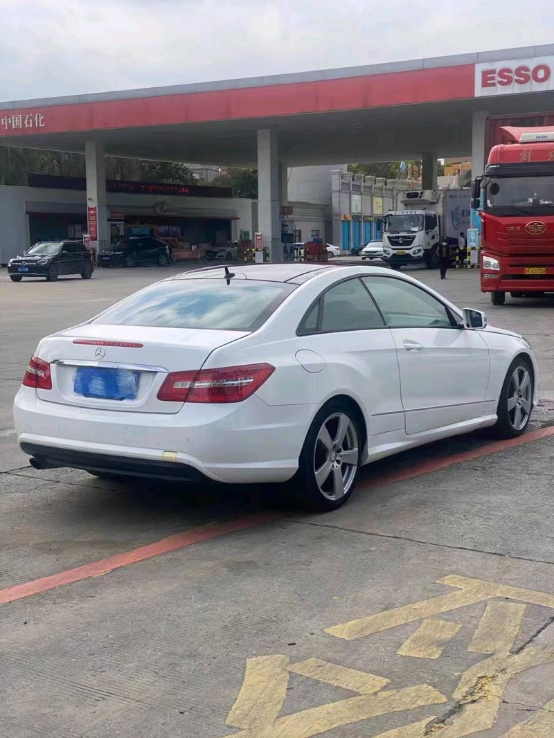 北京13年奔驰E8