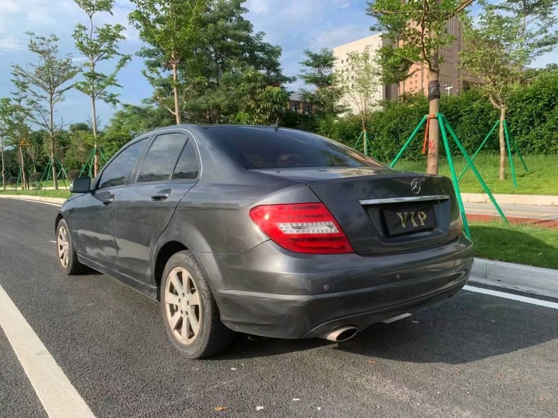 广州11年奔驰C2
