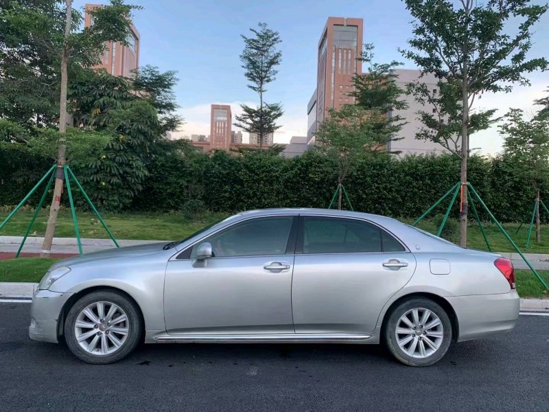 广州12年丰田皇冠3