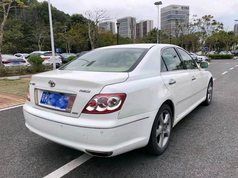 广州09年丰田锐志8