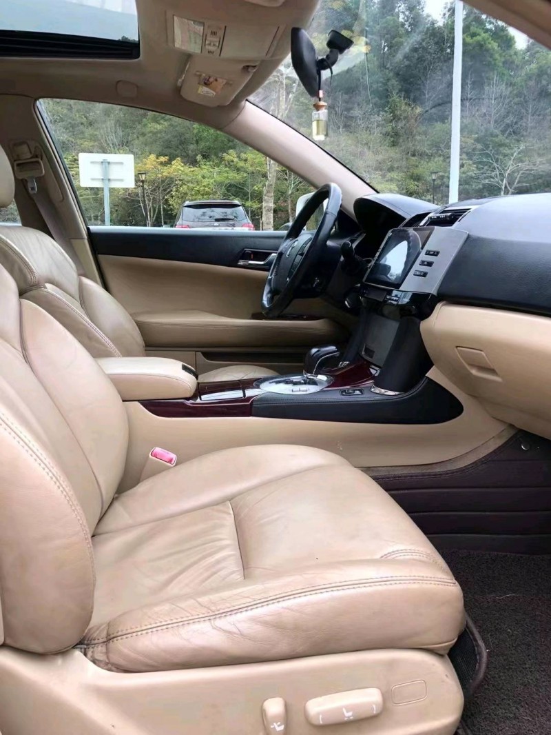 广州09年丰田锐志7