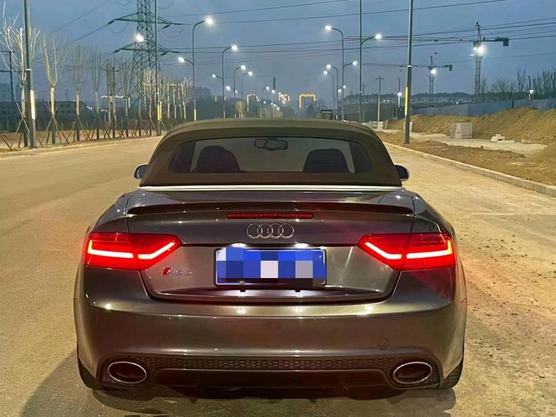 北京14年奥迪RS55