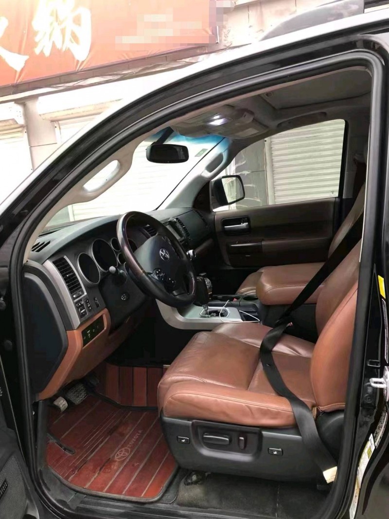 北京11年丰田红杉4