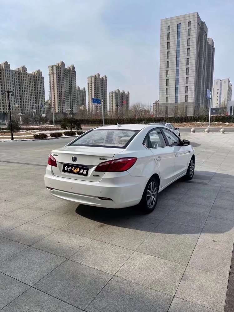 滄州16年長安汽車逸動3