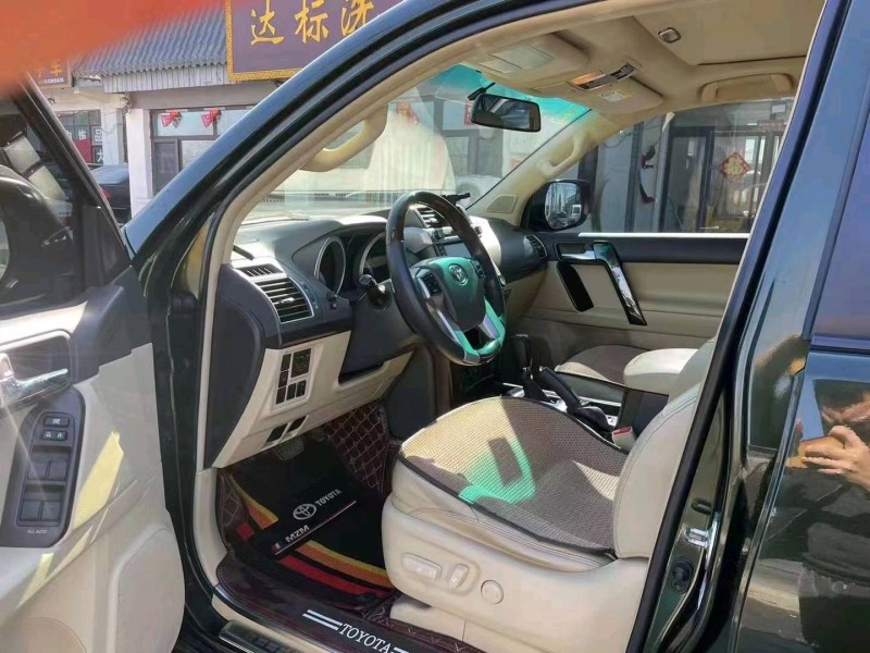 北京14年丰田普拉多3