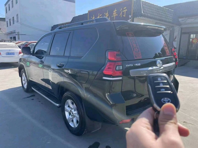 北京14年丰田普拉多6