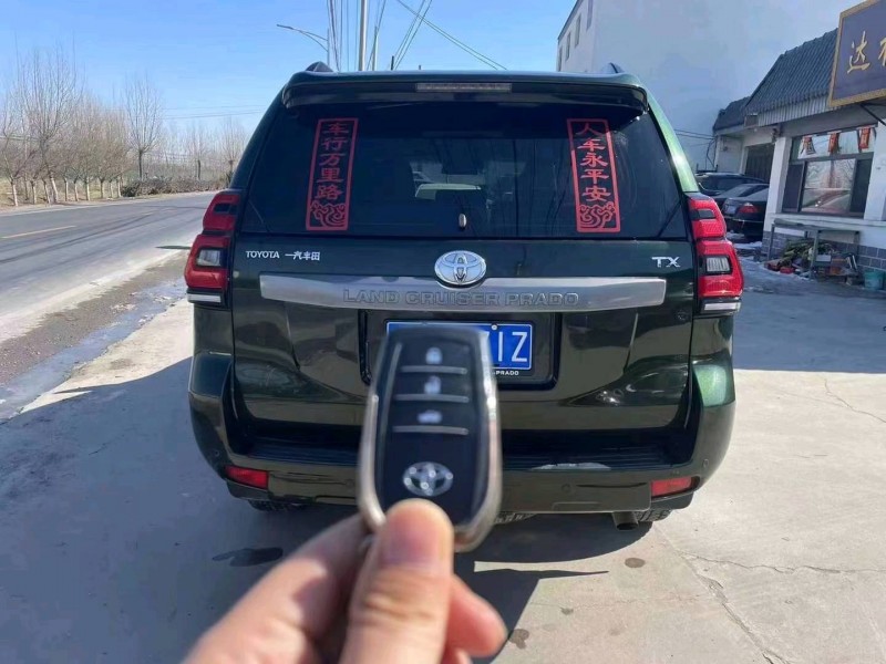 北京14年丰田普拉多5