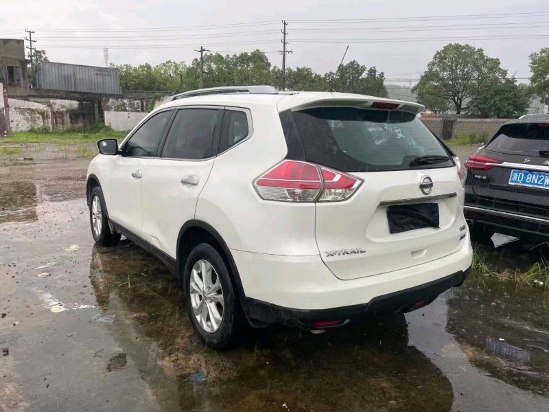 金華17年日產奇駿9