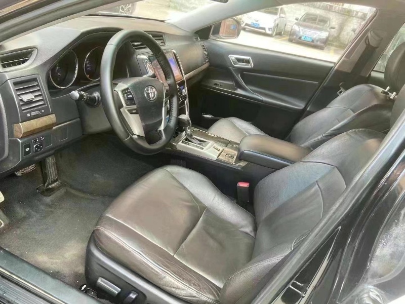 广州15年丰田锐志3