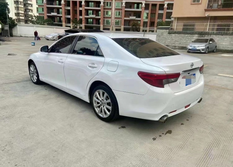 广州15年丰田锐志6