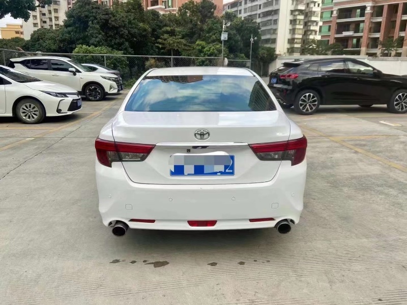 广州15年丰田锐志8