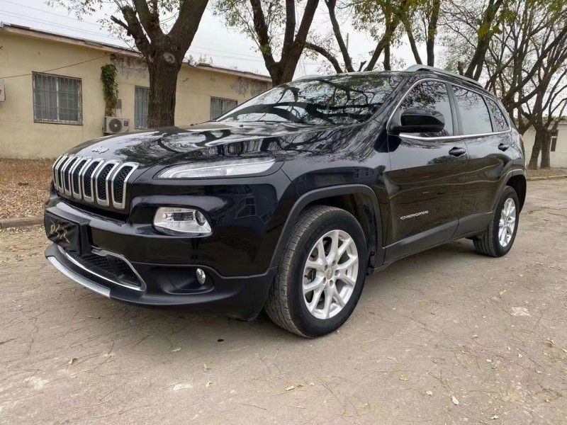 濮陽18年Jeep自由光7