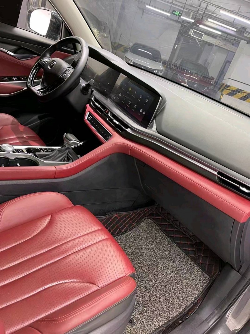 成都20年長安汽車CS758
