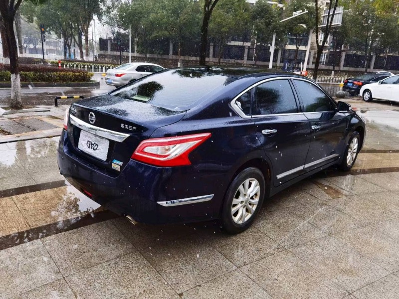 孝感15年日產天籟8
