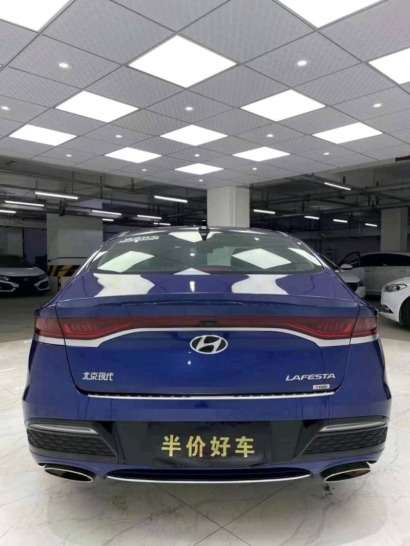 成都20年現代菲斯塔5