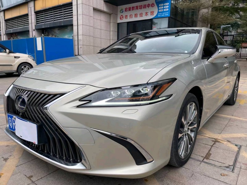 中山19年雷克薩斯ES3
