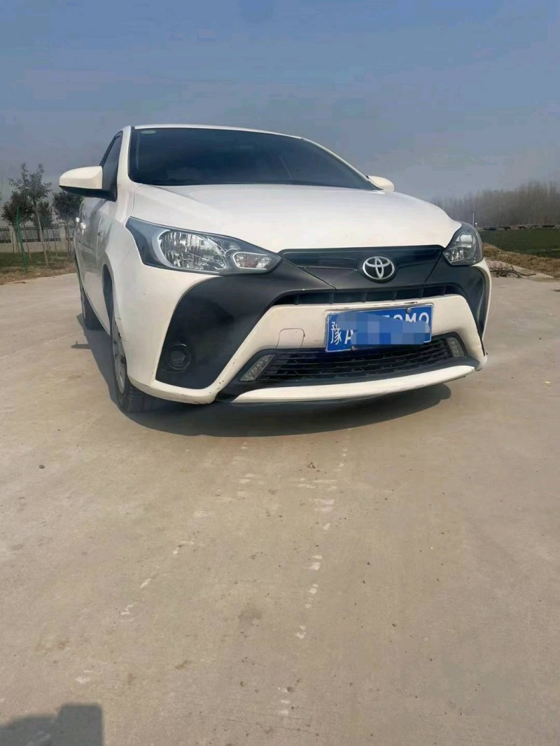新鄉18年豐田YARiS L 致炫1