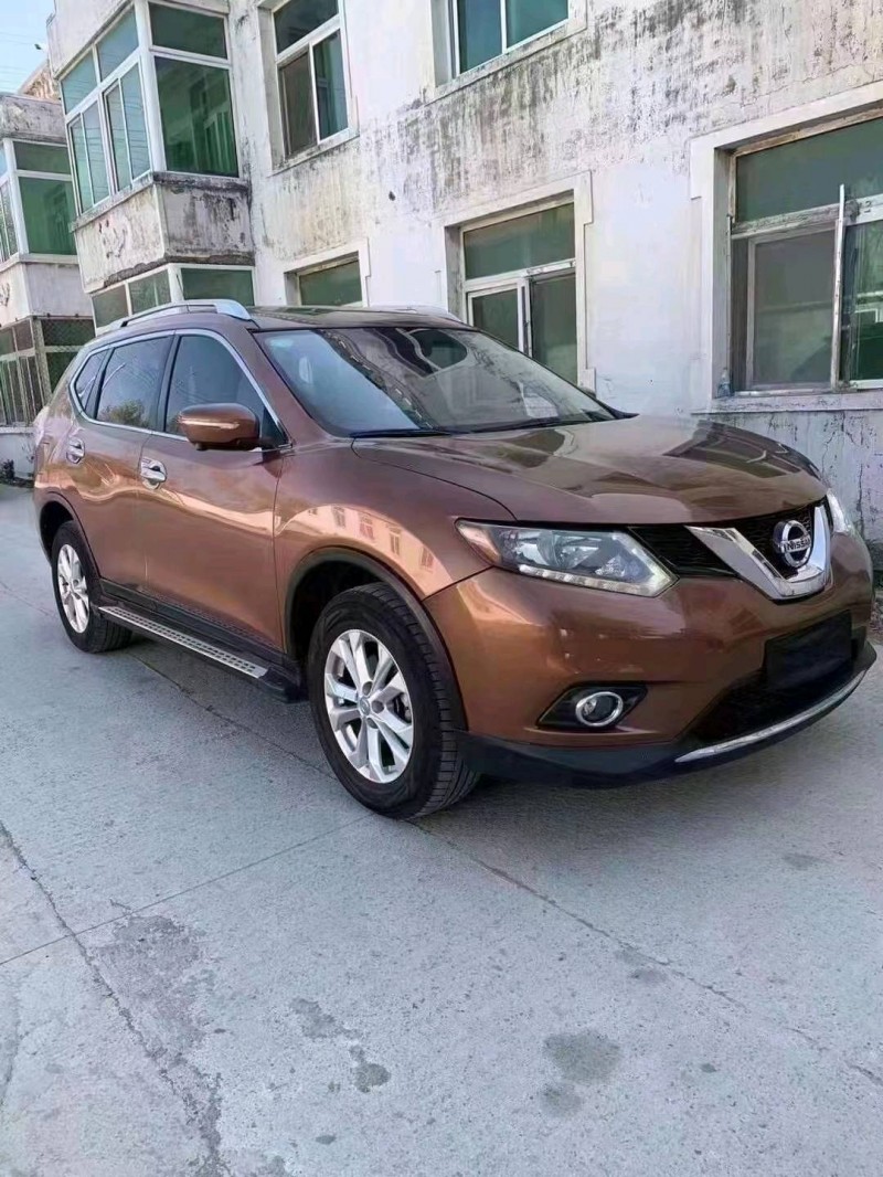 沈陽15年日產奇駿3