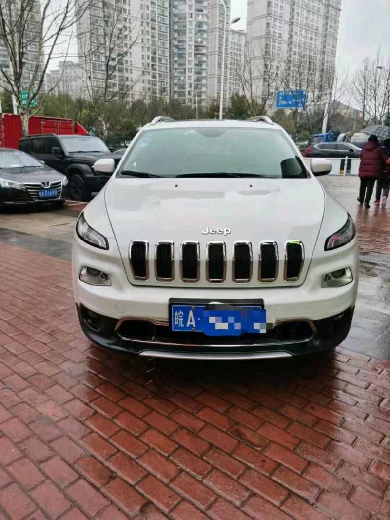 蚌埠18年Jeep自由光2