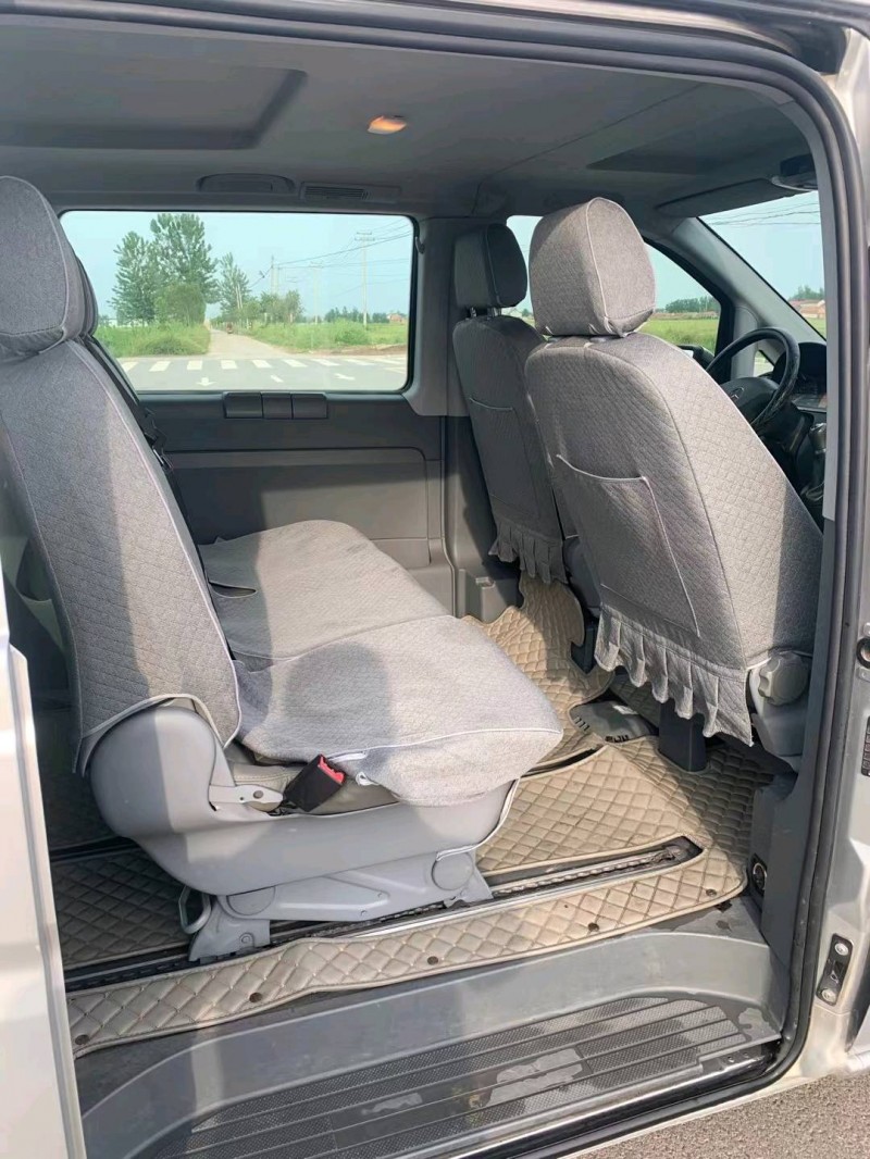 徐州12年奔驰威霆5