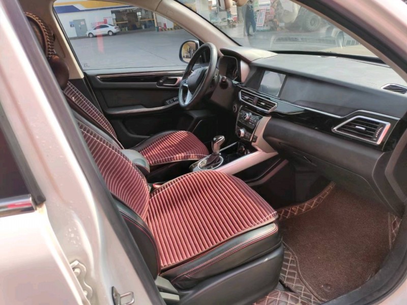 北京16年众泰大迈X59